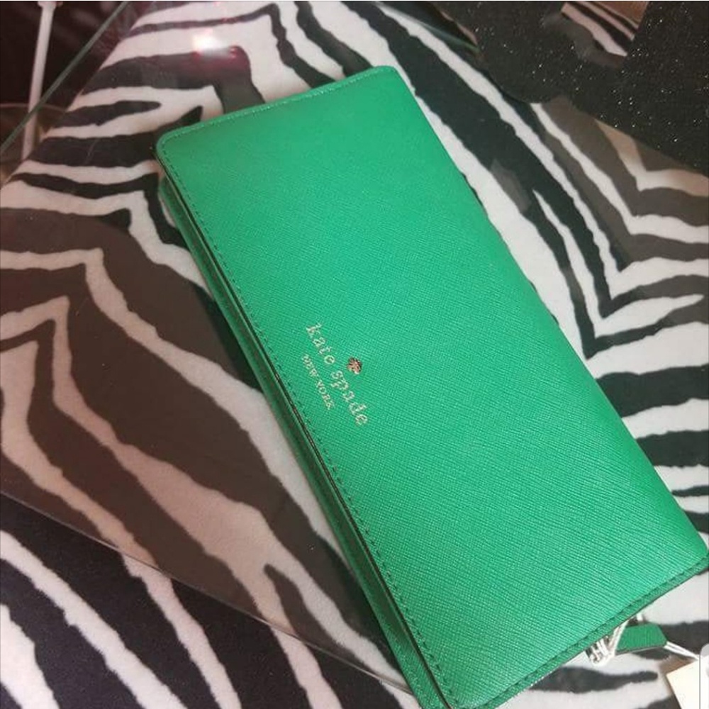 🚫 SOLD 🚫 Spade wallet, preowned